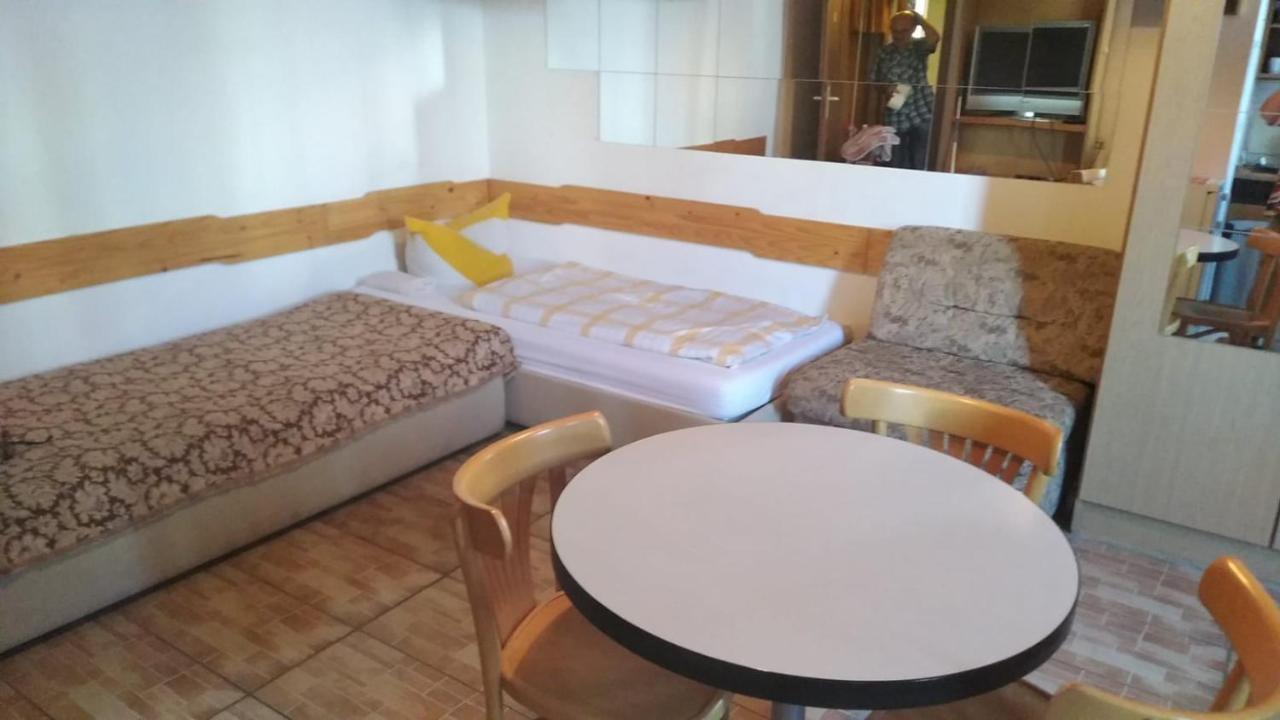 Апартаменты Kleine Unterkunft In Stuttgart-Muenchfeld Экстерьер фото